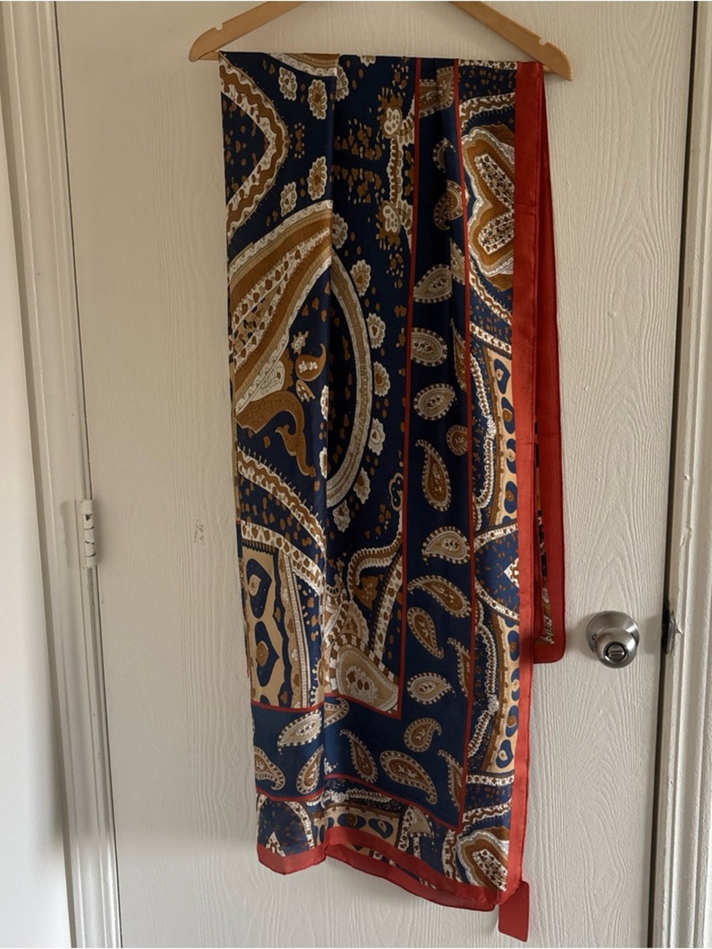 NWT Carovia Blass 100% Silk Scarf 35x70 Navy Paisley Print Long Wrap Shawl